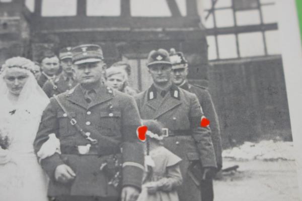 Hochzeitsgesellschaft - SA-Mann mit Ehefrau